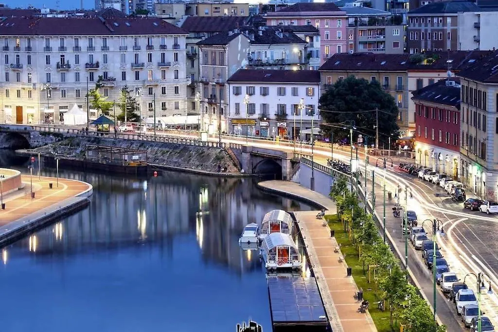 Milano-Darsena Navigli- C'Era Una Volta Una Casa 0*, Milánó